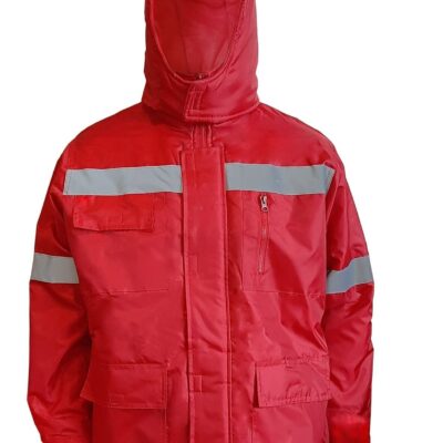 parka termica roja con gorro